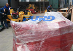 福瑞得機(jī)械座駕壓路機(jī)、手扶壓路機(jī)、灌縫機(jī)及時包裝發(fā)貨