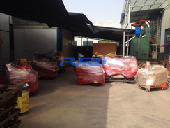 福瑞得機(jī)械3臺座駕，2臺手扶壓路機(jī)，1臺5米二次結(jié)構(gòu)澆注機(jī)包裝完畢及時發(fā)貨