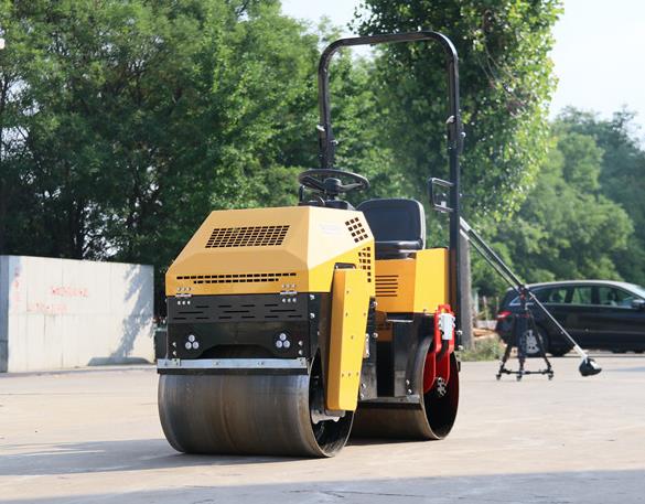 小型壓路機如何散熱呢？